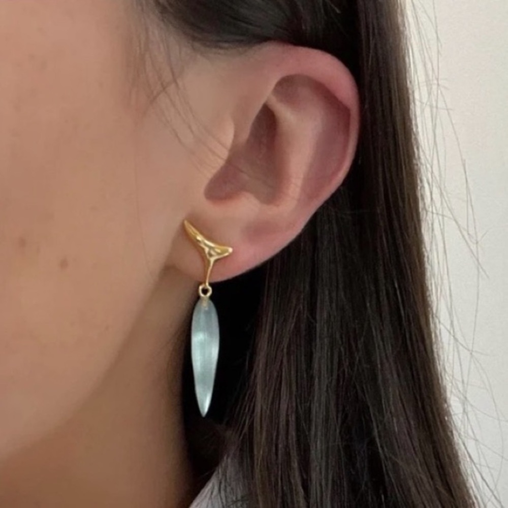 ALEXIS BITTAR • NEW Blue Grey Lucite Molten Gold Metal Spear Drop Post Earrings - Picture 2 of 13